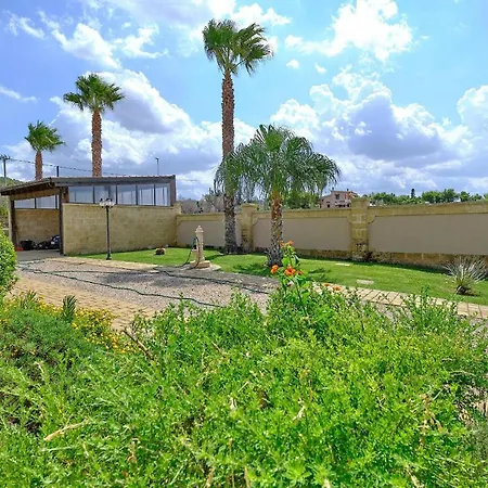 Deni Villa