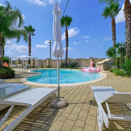 Deni Villa *
