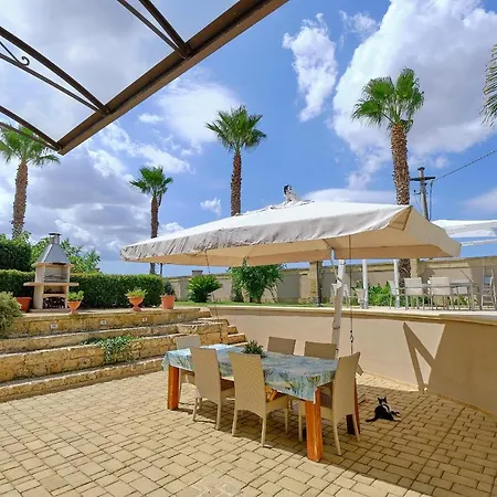 Villa Deni *