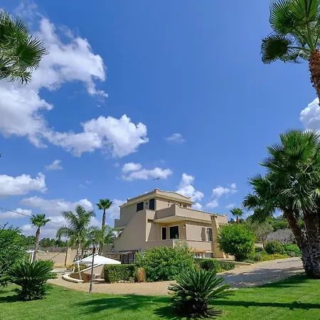 Villa Deni